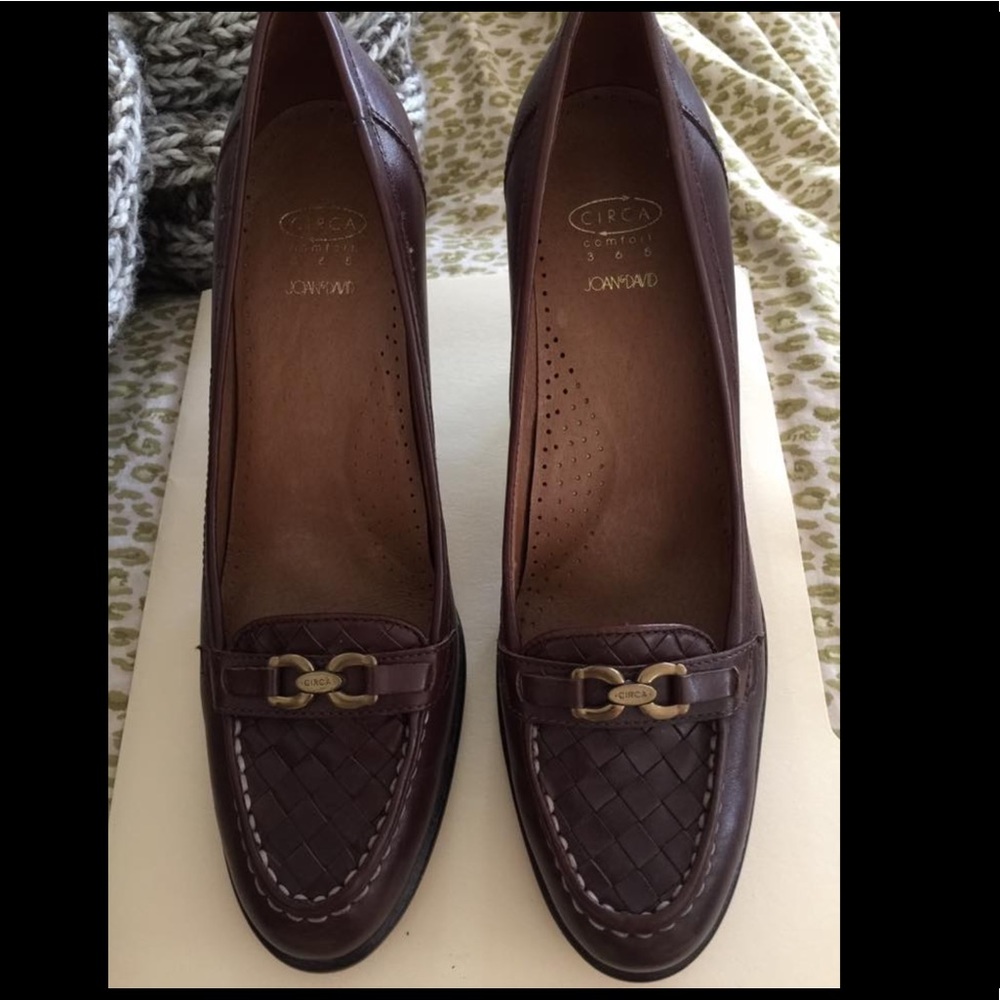 Circa Joan & David with Horsebit Buckle Size 8.5 M
